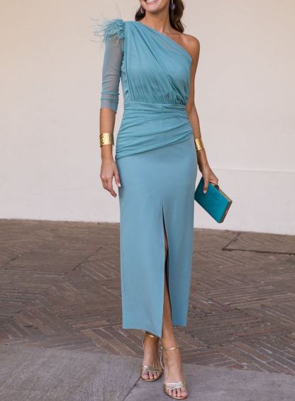 Vestido midi drapeado asimétrico azul pastel