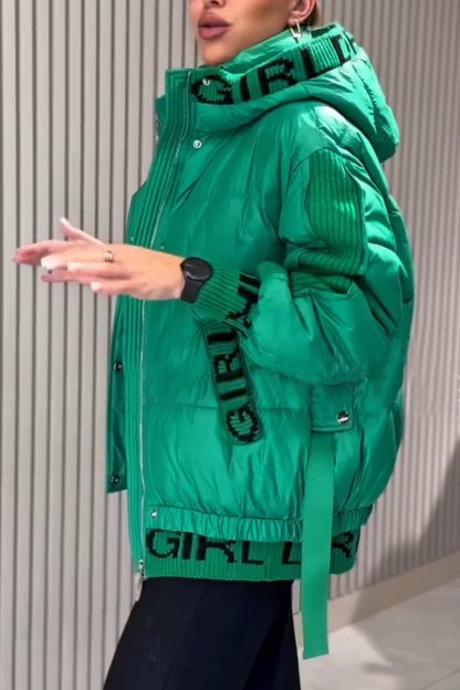 Chaqueta corta de algodón con parches de malla y alfabeto