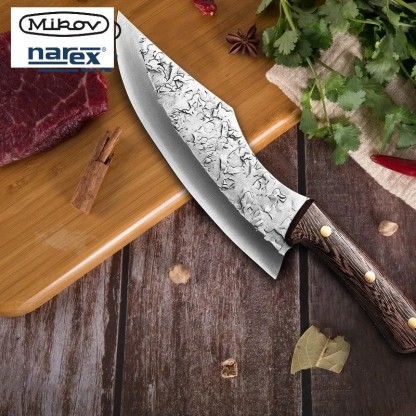 Vyrobeno švýcarskou společností Mikov a dodáváno s luxusním koženým ochranným pouzdrem.