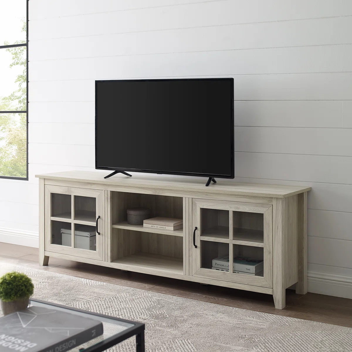 Meuble TV Dake  – Traditionnel avec Portes Vitrées