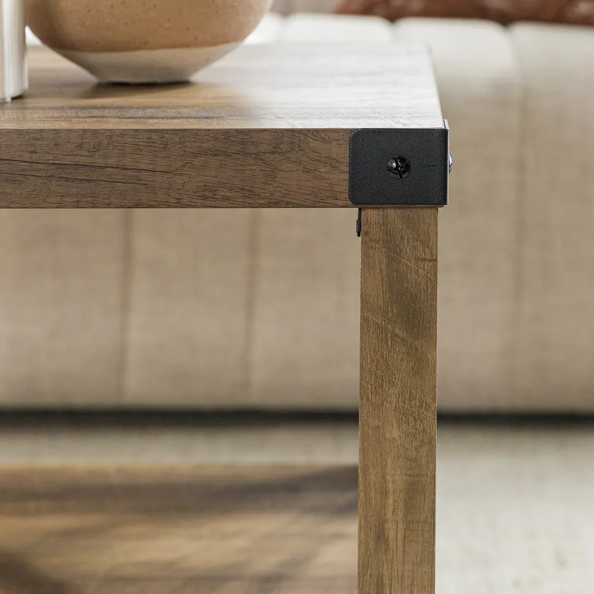 Table basse Larenda avec étagère ouverte