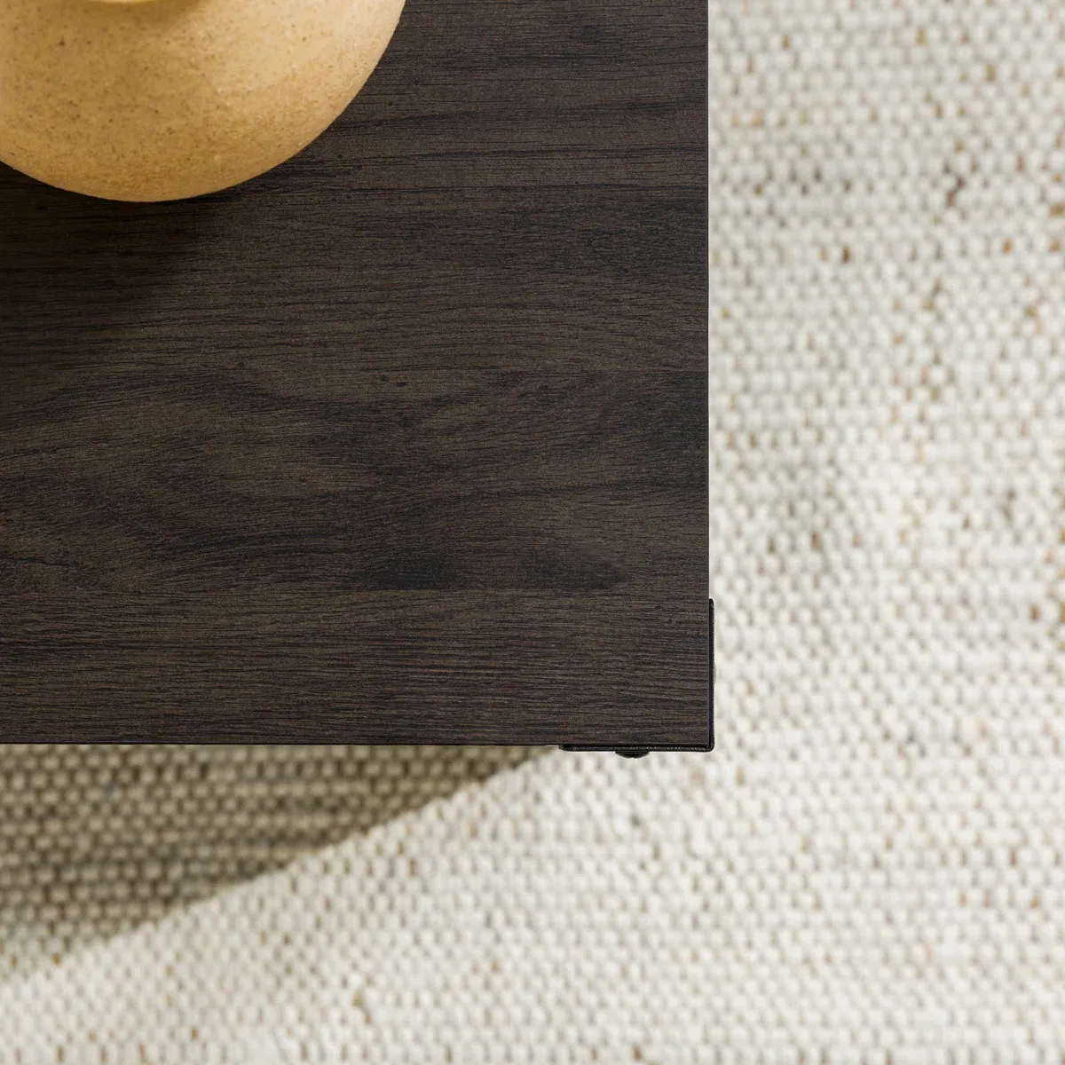 Table basse Larenda avec étagère ouverte