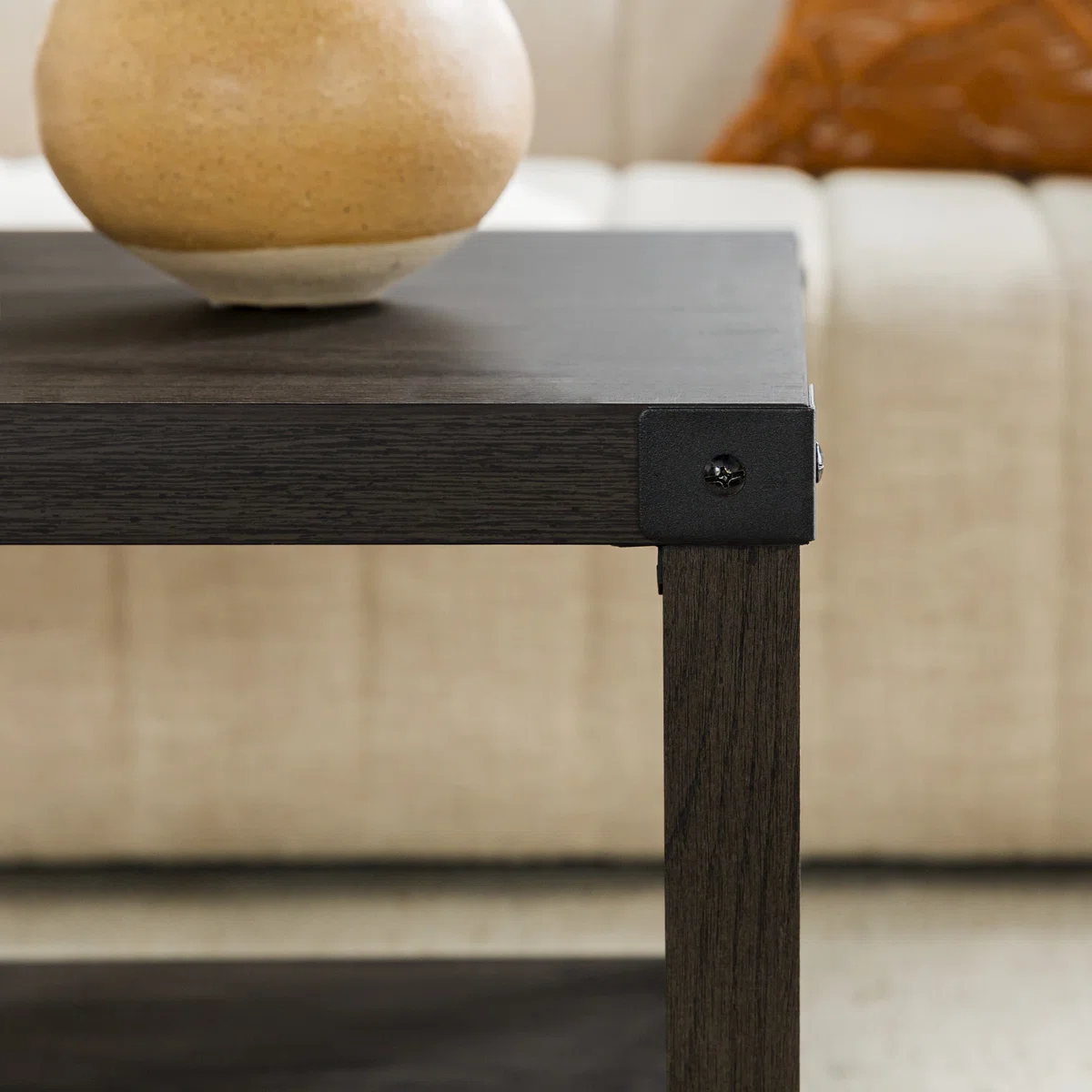 Table basse Larenda avec étagère ouverte