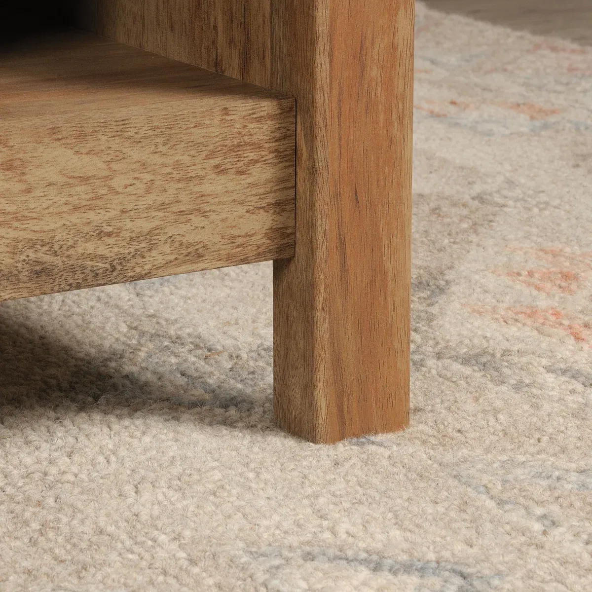 Table basse relevable McCaslin en bois