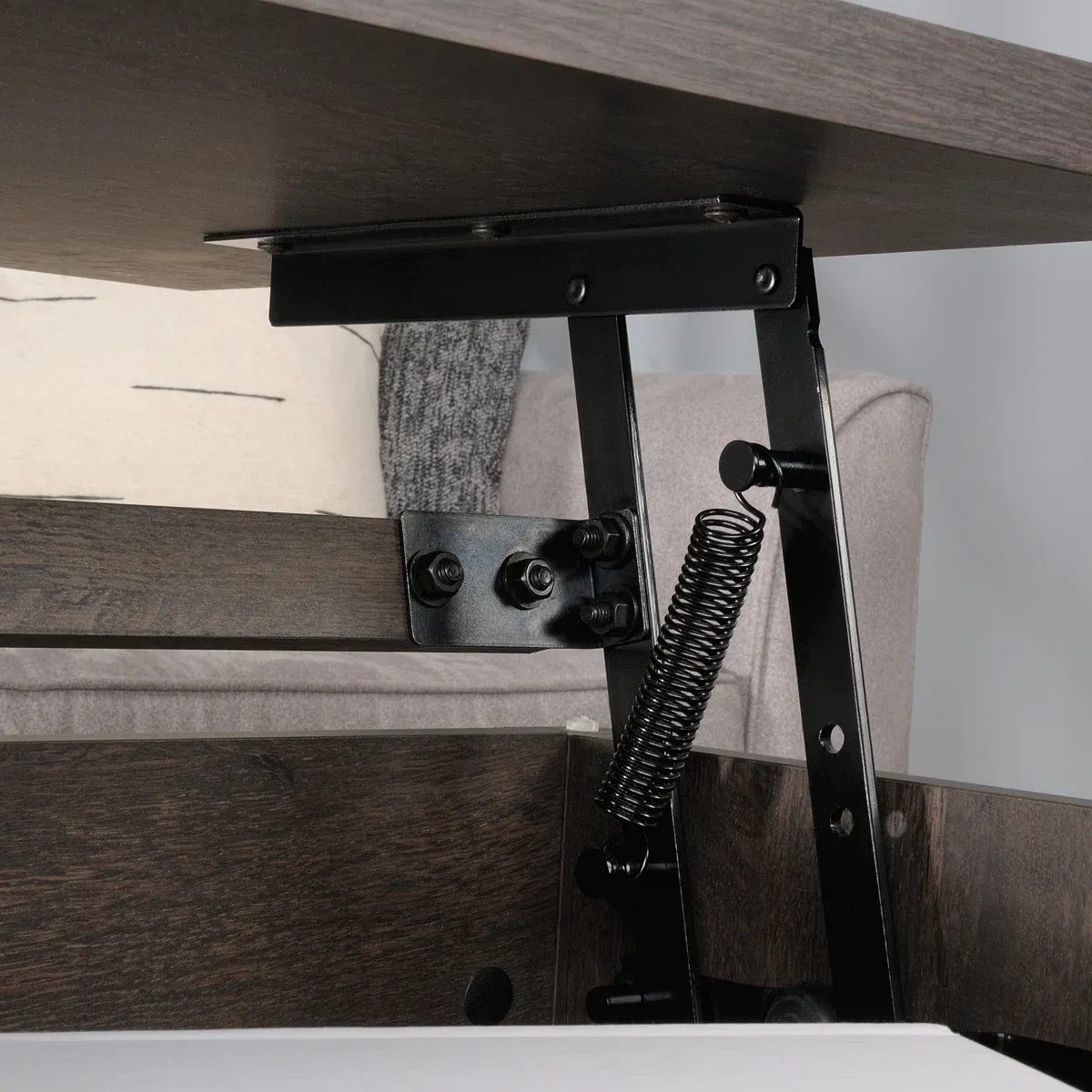 Table basse relevable McCaslin en bois