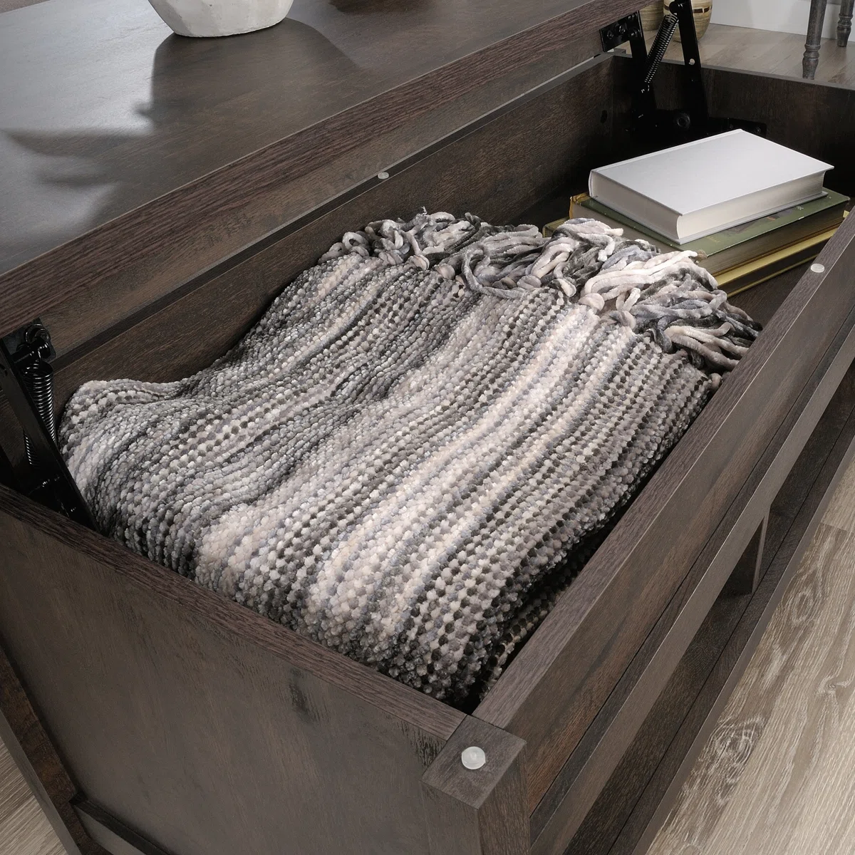 Table basse relevable McCaslin en bois