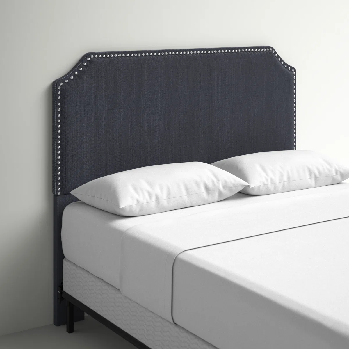 Tête de lit Hillary – Design élégant avec bords courbés et clous décoratifs