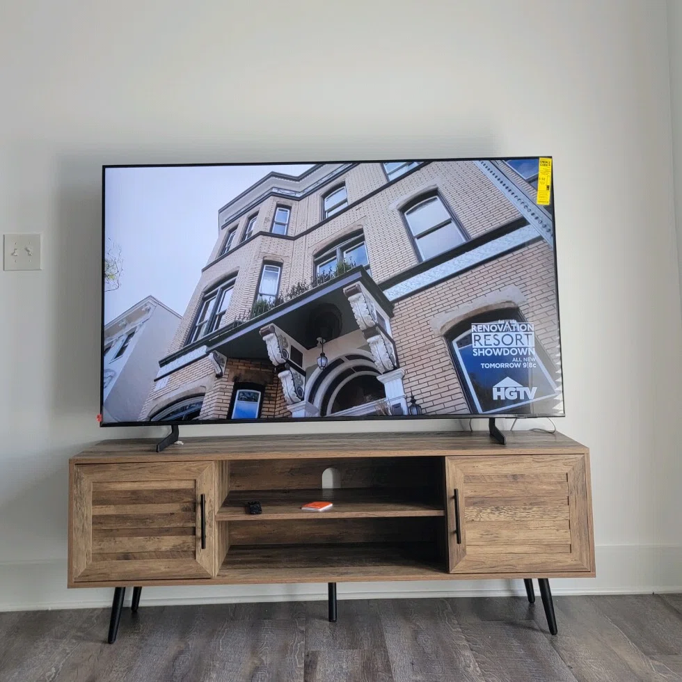 Meuble TV Bryner – Design Moderne et Fonctionnel