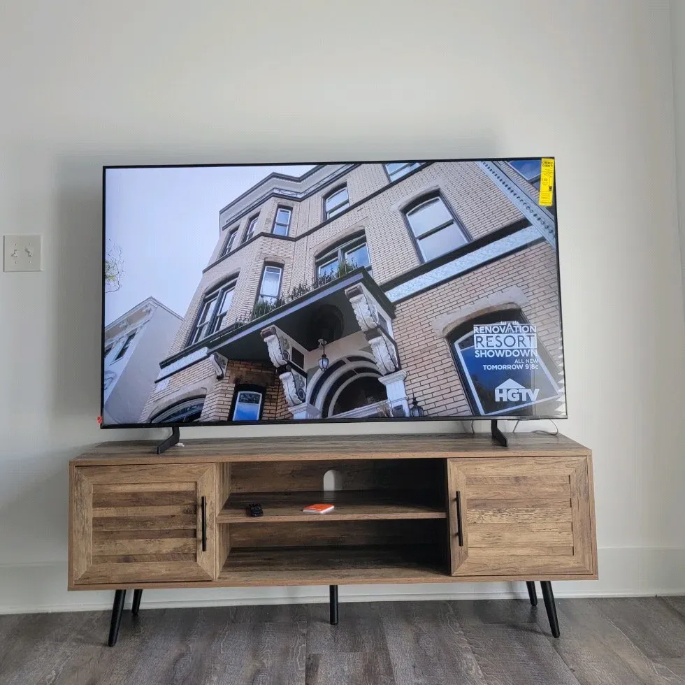 Meuble TV Bryner – Design Moderne et Fonctionnel