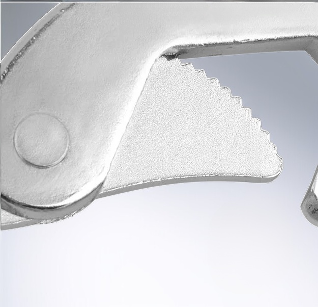 Multifunctional quick-adjustable pipe wrench