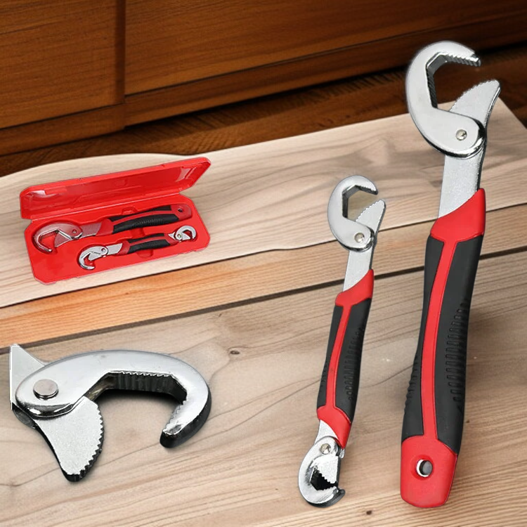 Multifunctional quick-adjustable pipe wrench