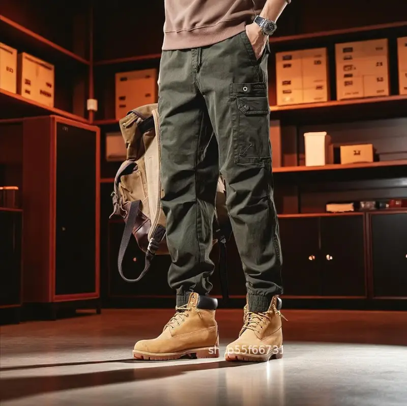 Taschenlampe mit Solar- und Handkurbelantrieb