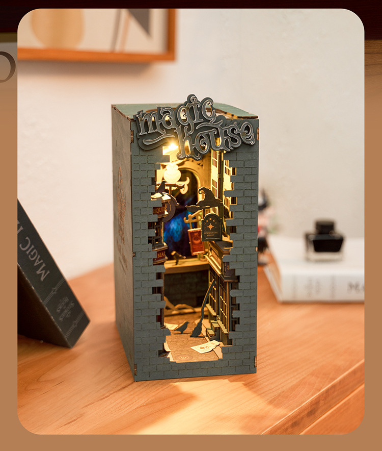 Sakura Densya Miniature Book Nook Shelf Insert