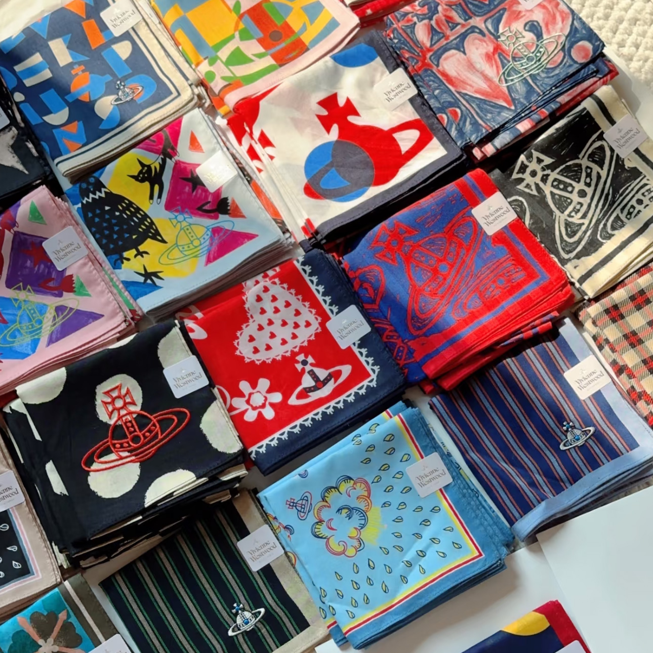 11 Colors Saturn Square