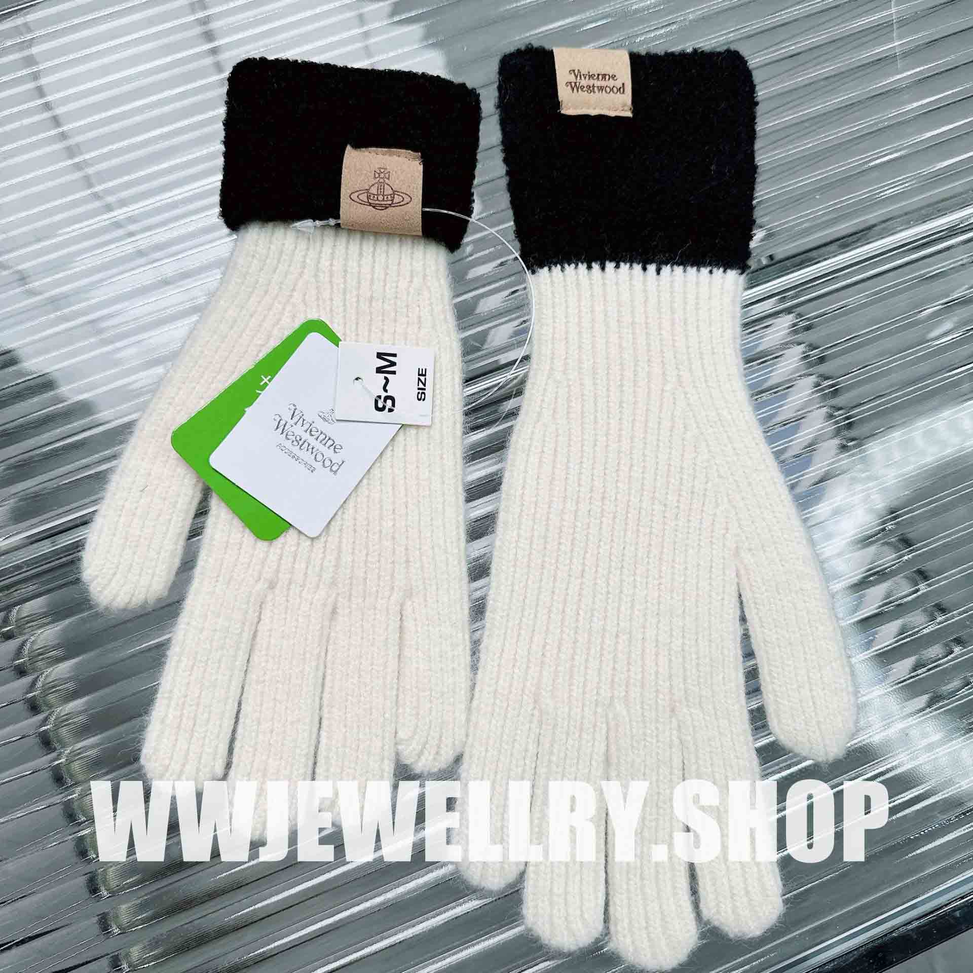 4 Colors Patchwork Gloves