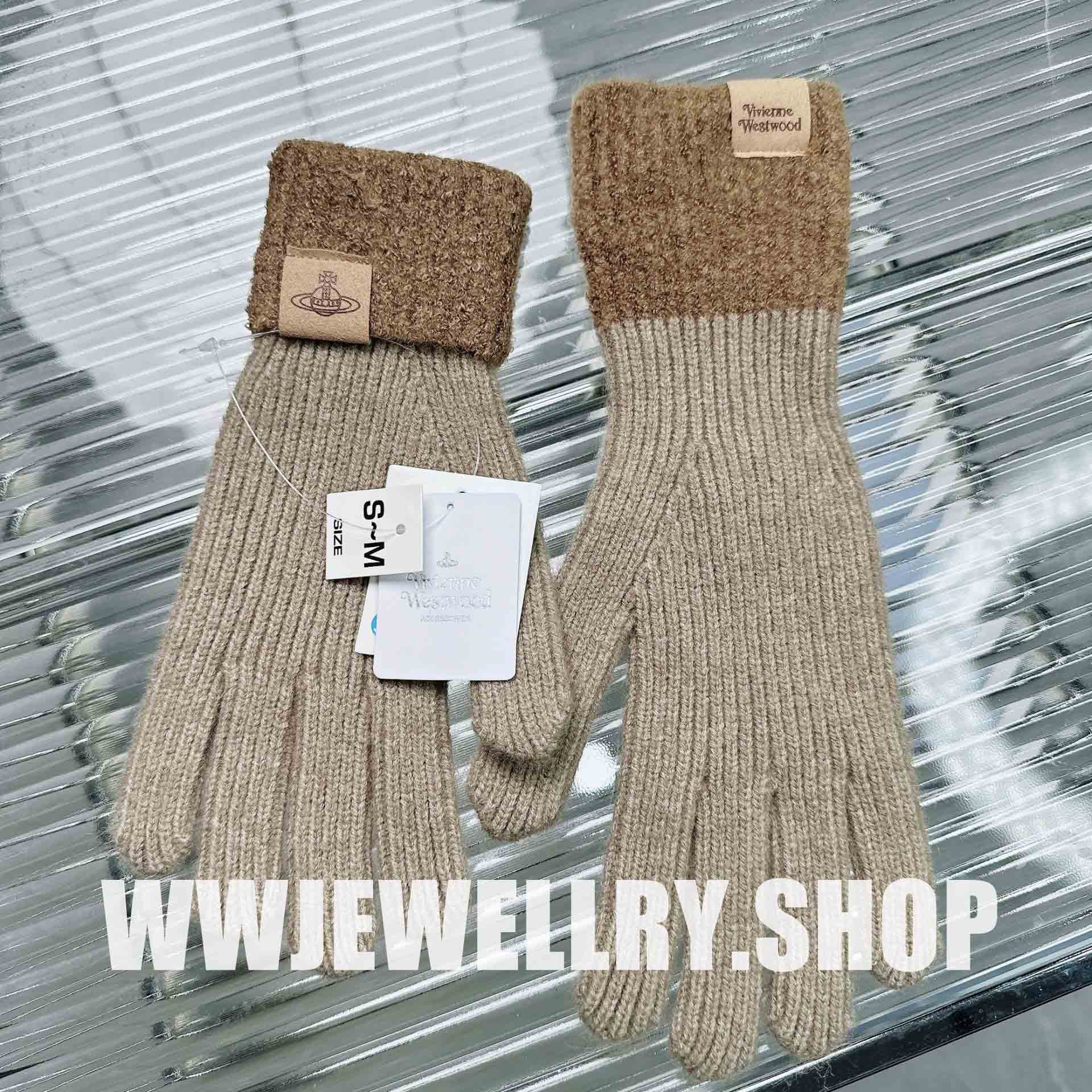 4 Colors Patchwork Gloves