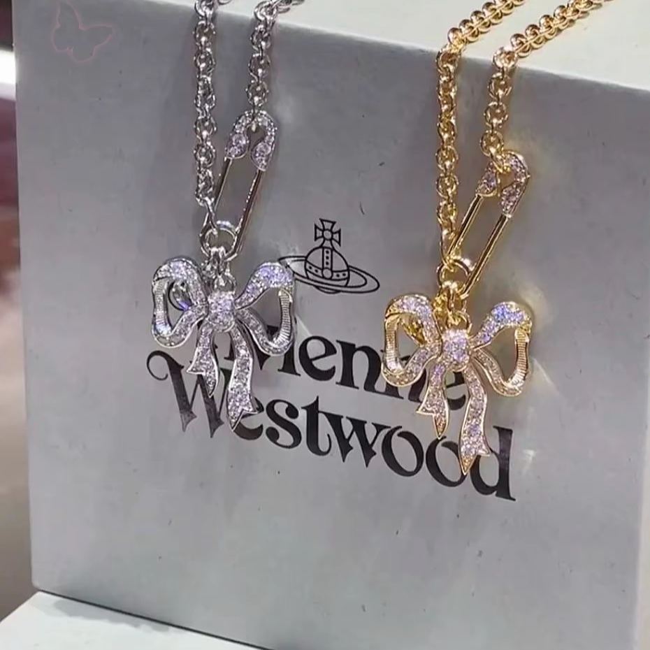 LILITH Pendant Necklace