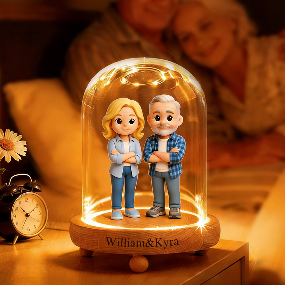 Une Veilleuse Chaleureuse En Forme De Figurine 3d À Partir De Votre Photo. Un Beau Cadeau D'anniversaire Pour Grand-mère Et Grand-père.