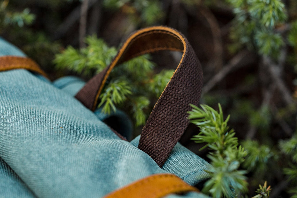 fashionable retro canvas travel bag with side-pockets ideal for work or regular outdoor trips