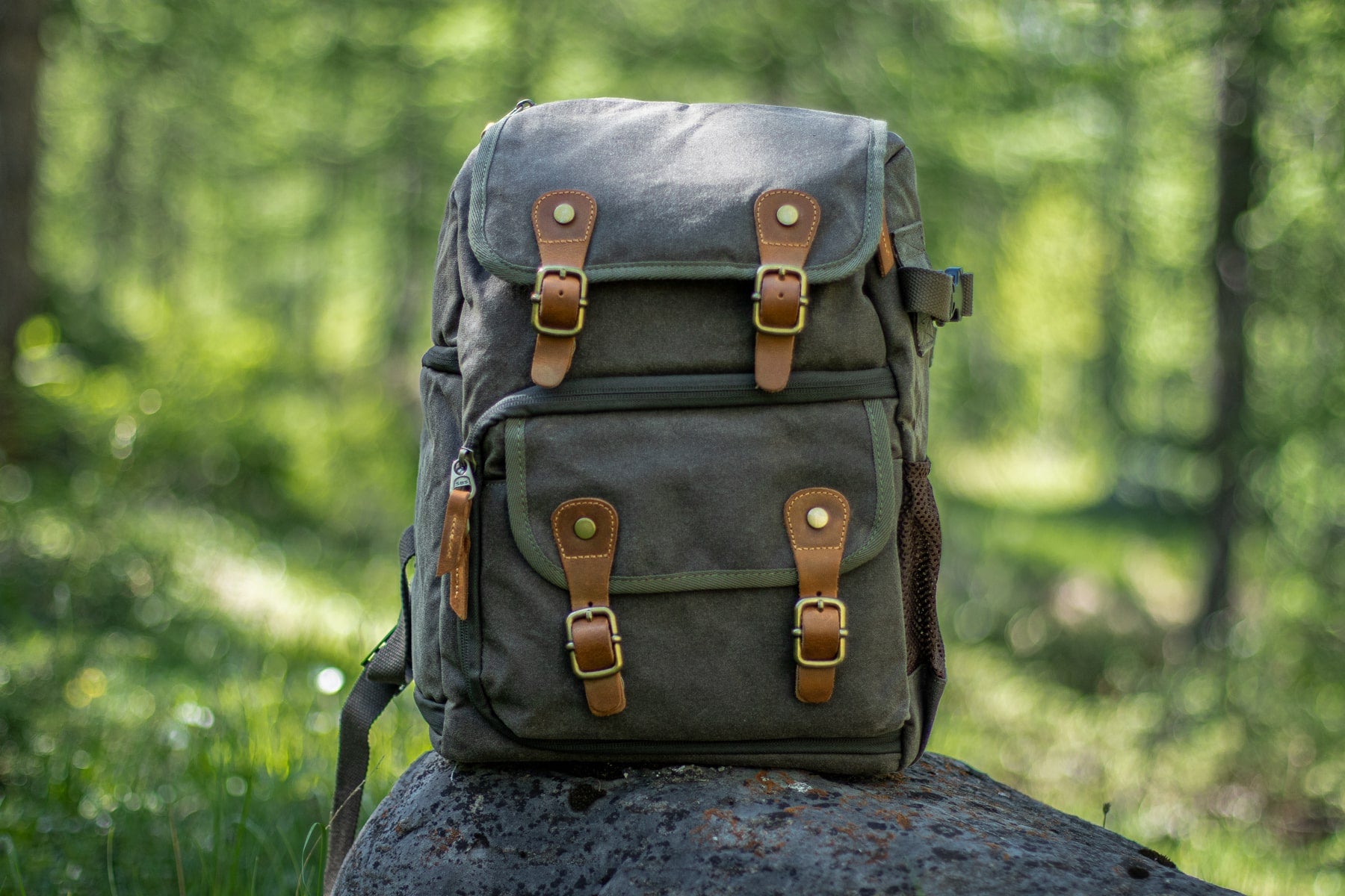 Mirrorless Camera Bag with ipad tablet and macbook sleeve