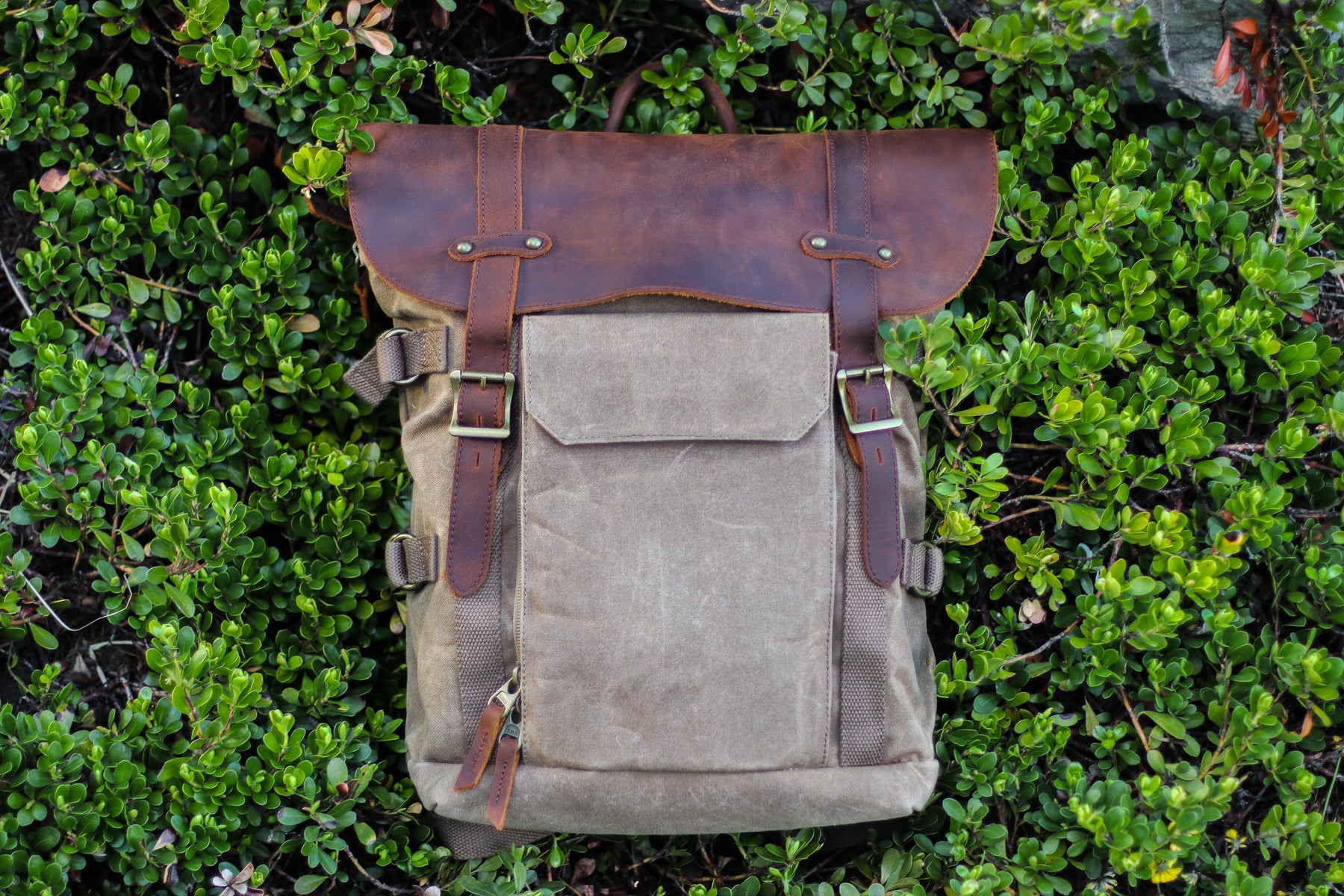 dslr camera bag with camera pouch and foam dividers for digial slr. telephoto and zoom lenses