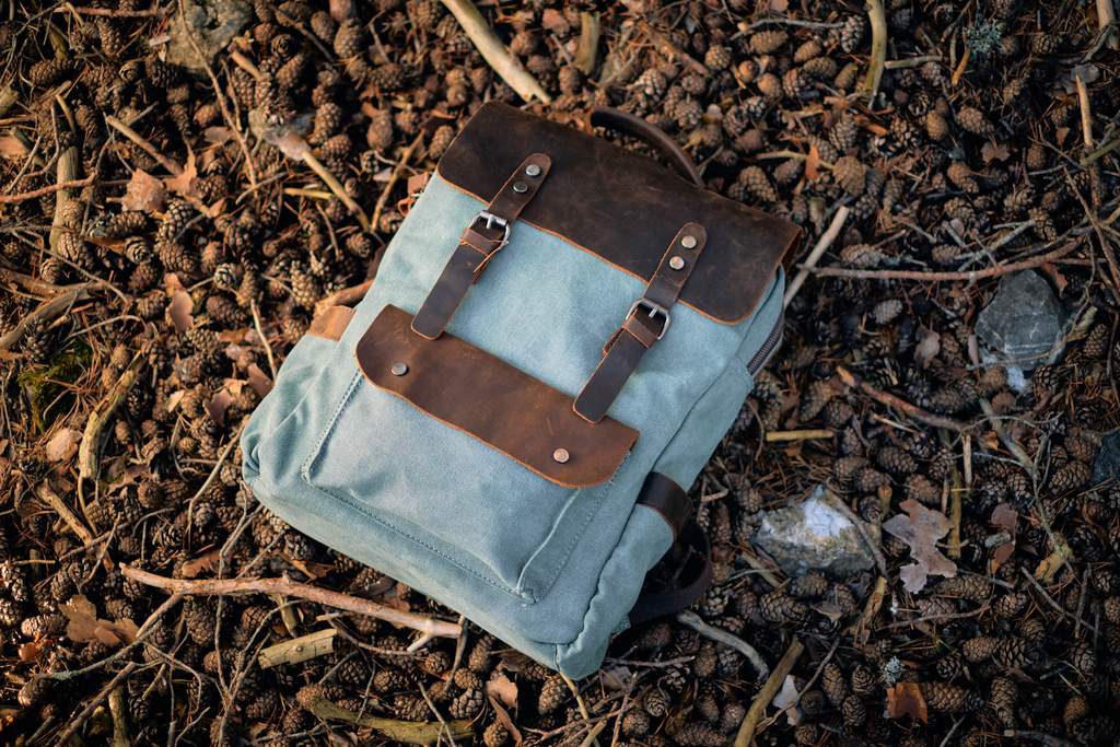 sac &agrave; dos en toile vintage helsinki dans la for&ecirc;t
