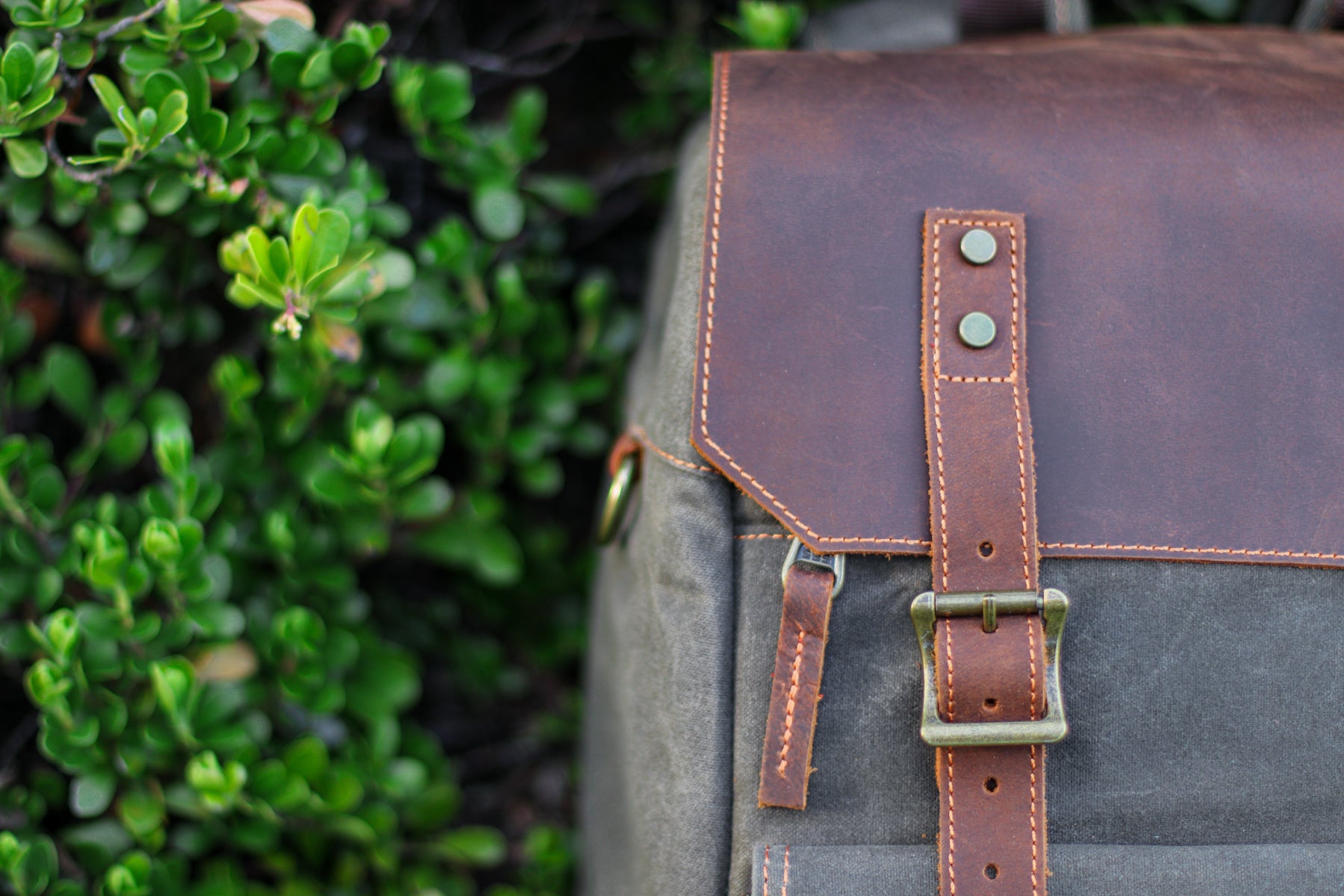 Best Photo Bag with a lens case with organizer divider to store camera equipment. gopro. flashes. charger