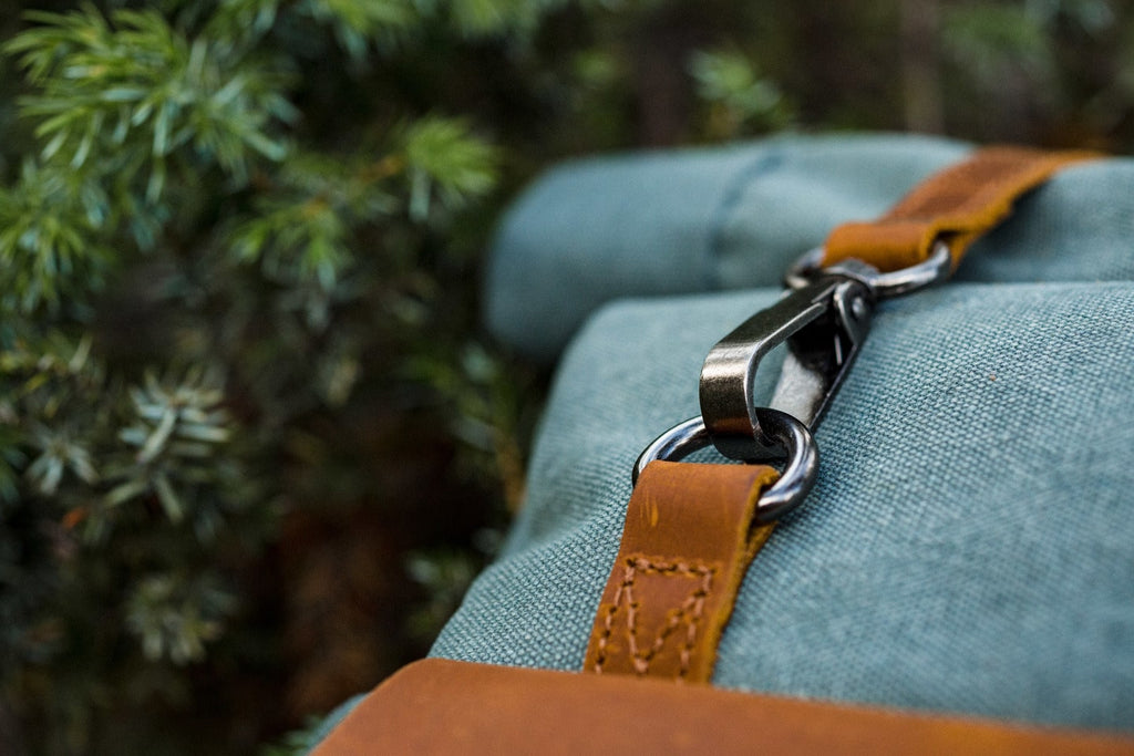 womens cotton canvas lunch bag with flap pocket and zipper pulls and strong webbing