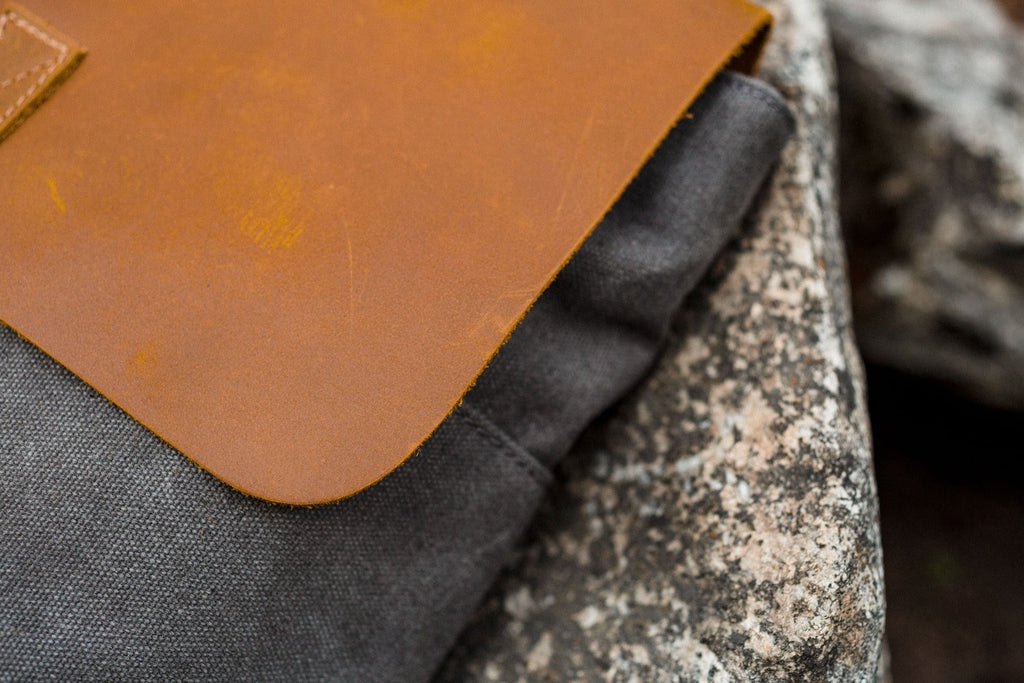 women's hiking backpack ideal to store underwear. footwear. jackets or trousers