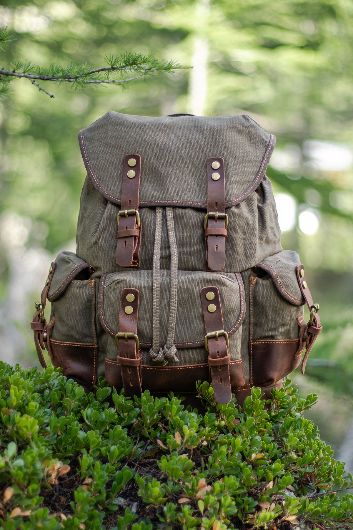 waxed canvas hiking backpack suitable for daily commuting and casual use