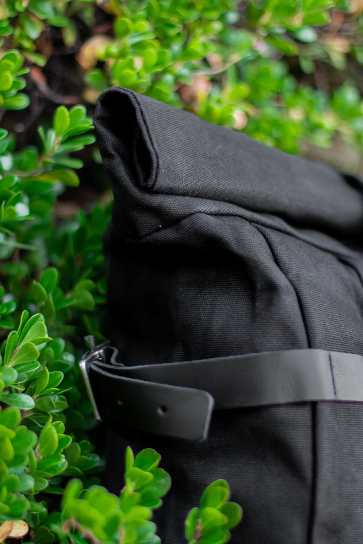 vintage weekender black knapsack