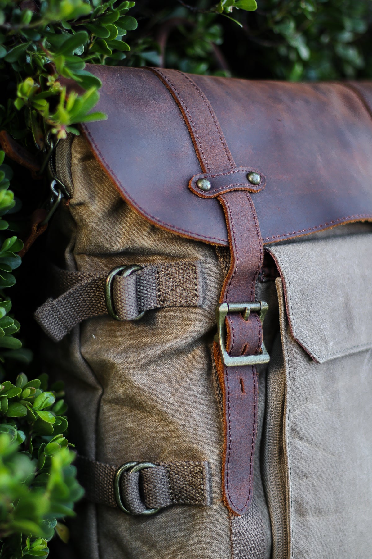 camera backpack to store mirrorless camera and camera gear