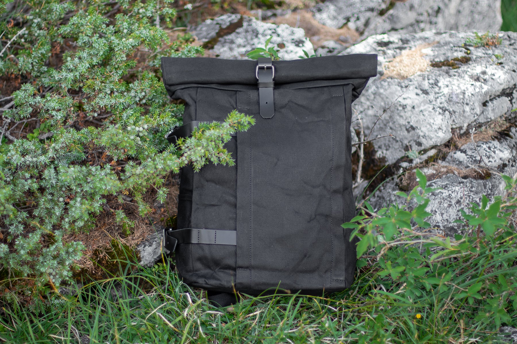 laptop leather bag with strong zippers