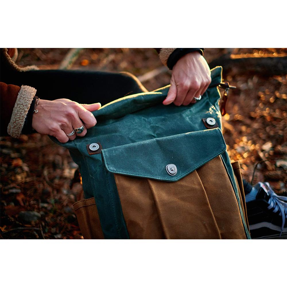 Waxed Canvas Roll Top Backpack CB06-KKICO