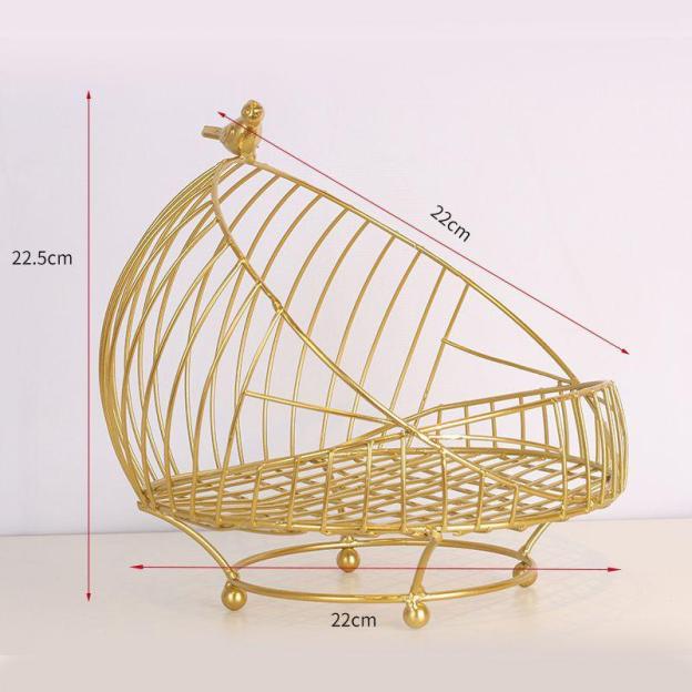 Luxus gyümölcskosár a nappali dohányzóasztalán