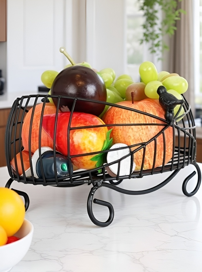 St&iacute;lusos gy&uuml;m&ouml;lcskos&aacute;r doh&aacute;nyz&oacute;asztal k&ouml;zep&eacute;n