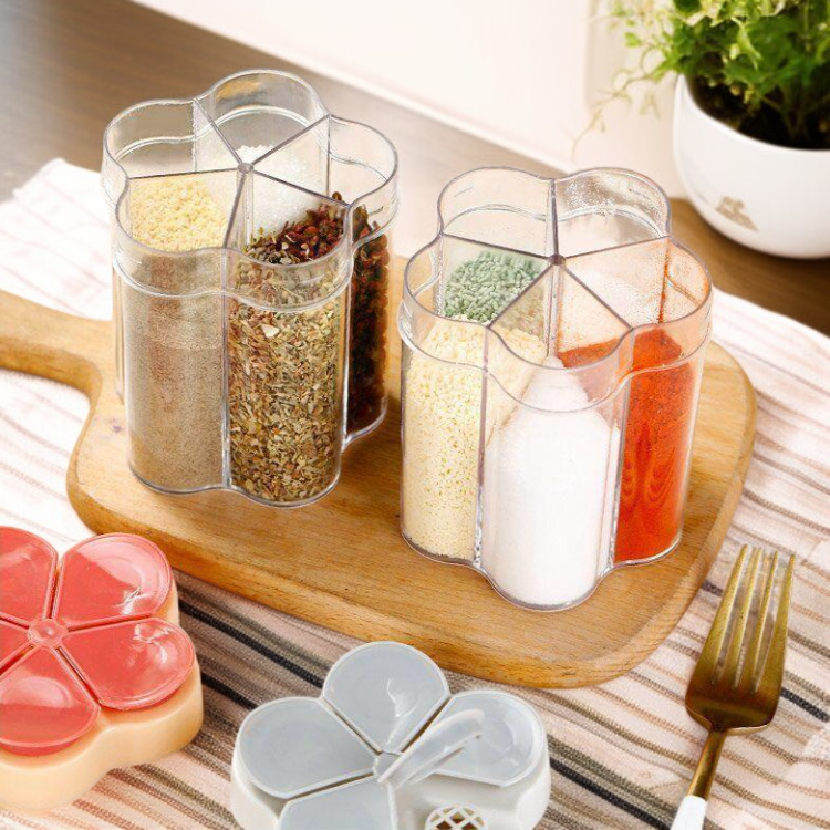 Több rekeszes műanyag fűszeres doboz