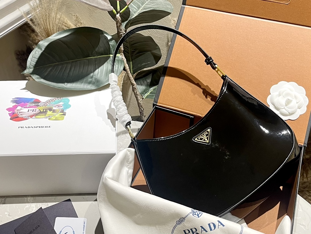 Cleo brushed leather shoulder bag