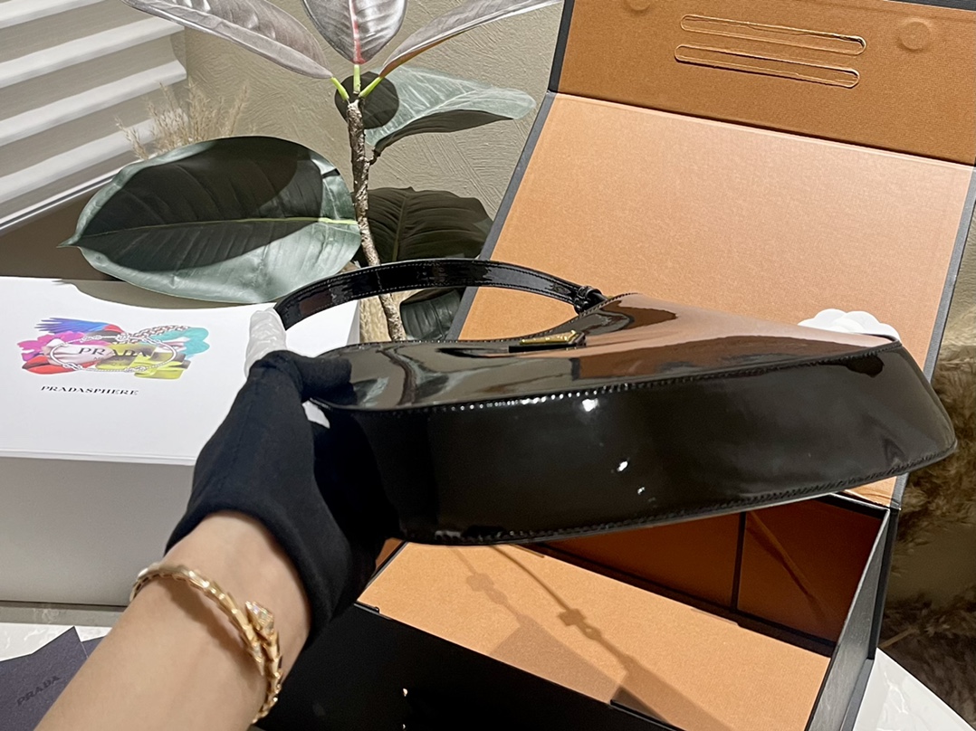 Cleo brushed leather shoulder bag