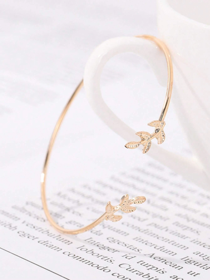 Leaf Decor Cuff Bangle