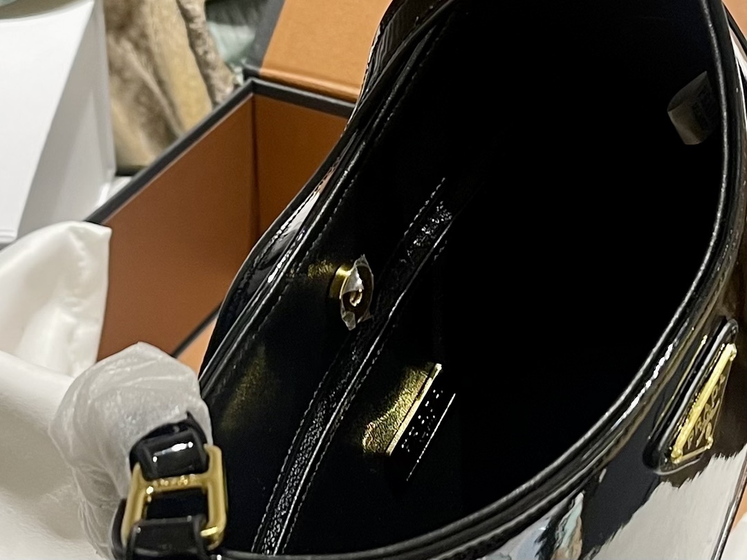 Cleo brushed leather shoulder bag