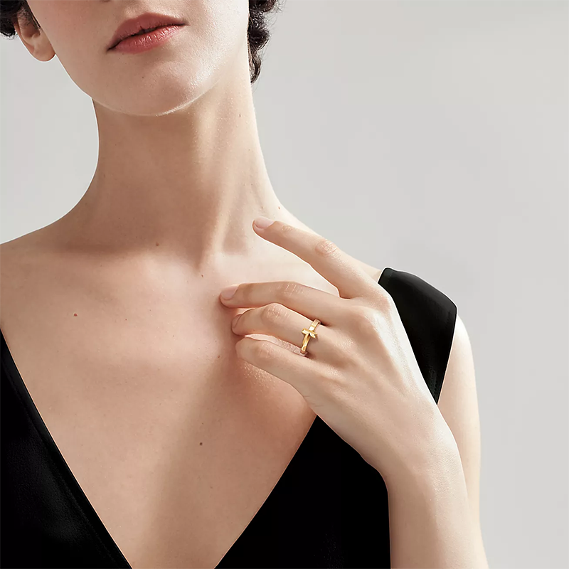 T T1 Ring in Yellow Gold, 2.5 mm Wide