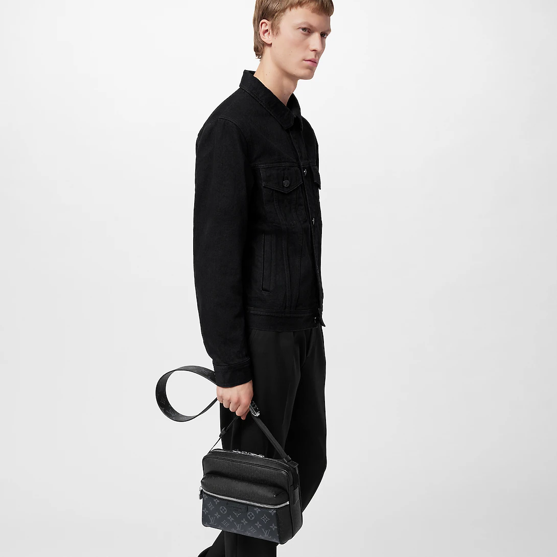 Outdoor Messenger M30233