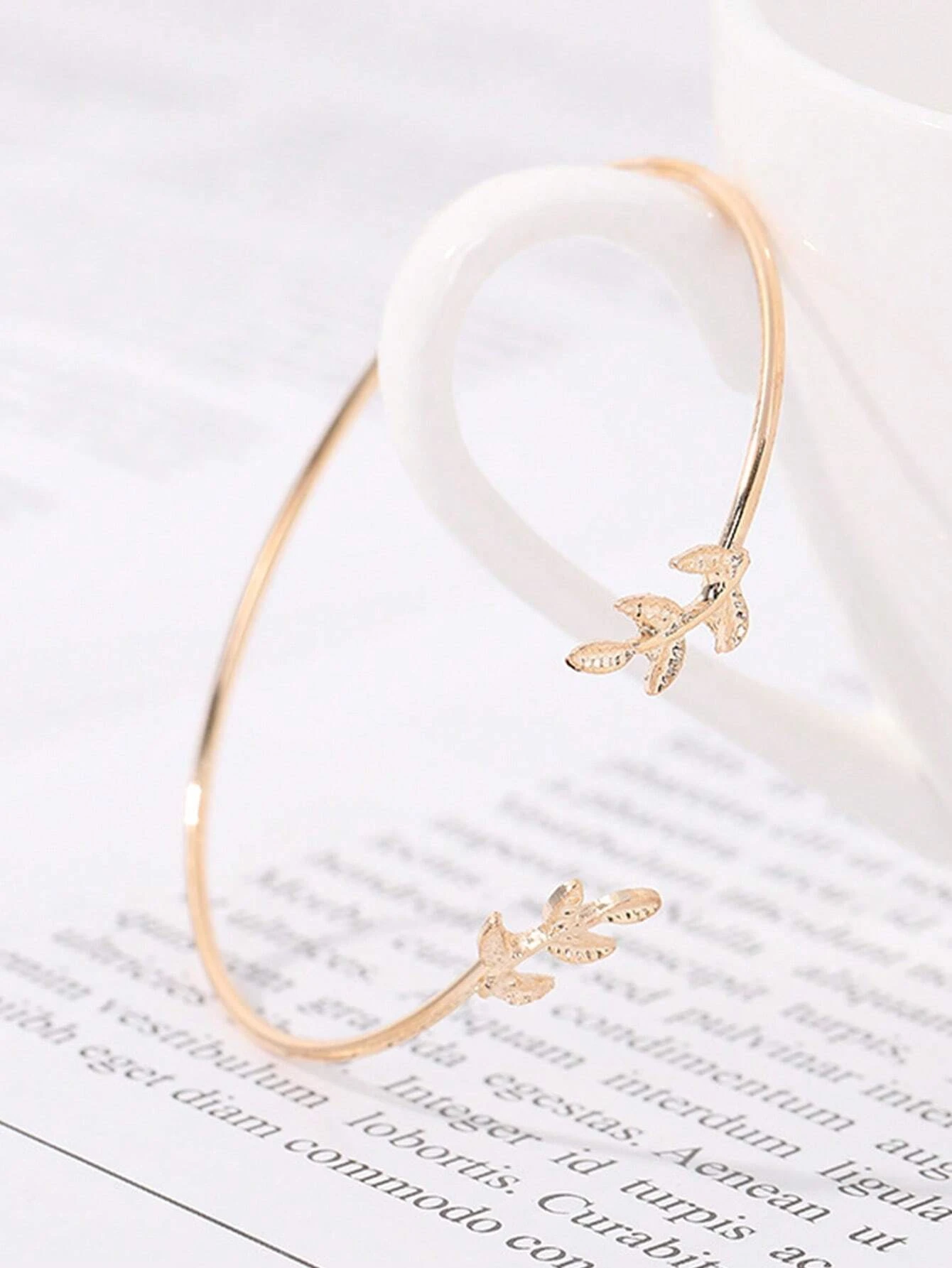 Leaf Decor Cuff Bangle