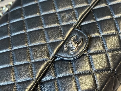 Lambskin Classic Maxi Jumbo Flap Bag