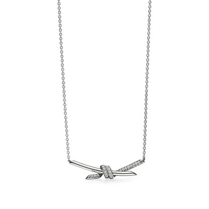 Knot Pendant in White Gold with Diamonds