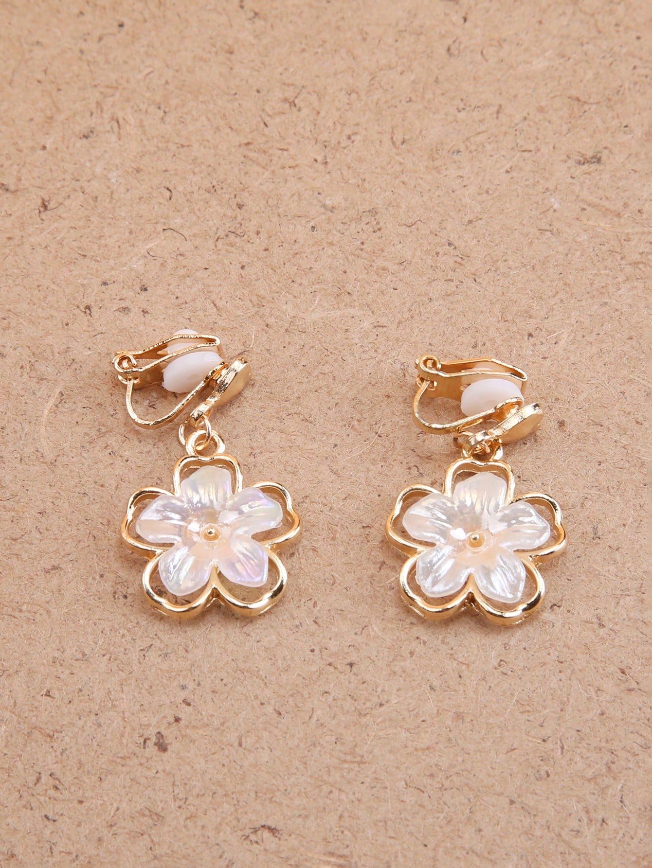 1pair Fashionable Zinc Alloy Flower Decor Clip On Earrings For Women For Daily Decoration
