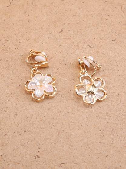 1pair Fashionable Zinc Alloy Flower Decor Clip On Earrings For Women For Daily Decoration