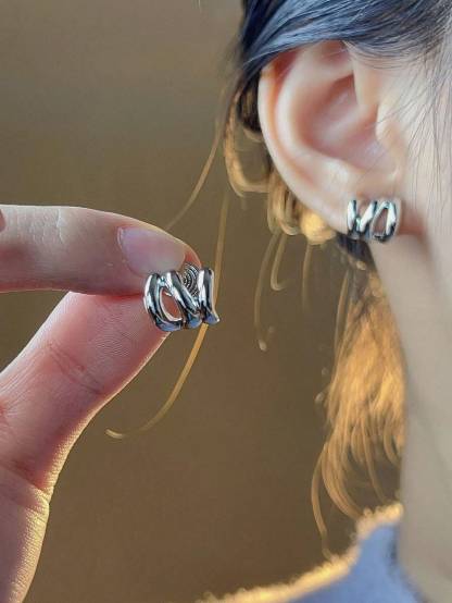 1pair Fashionable Zinc Alloy Flower Decor Clip On Earrings For Women For Daily Decoration