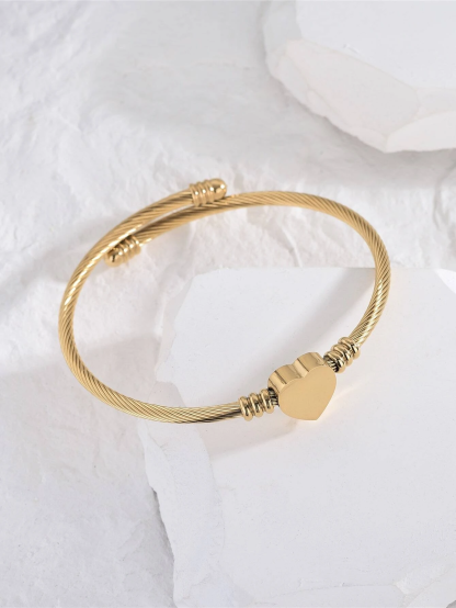 Heart Decor Bangle